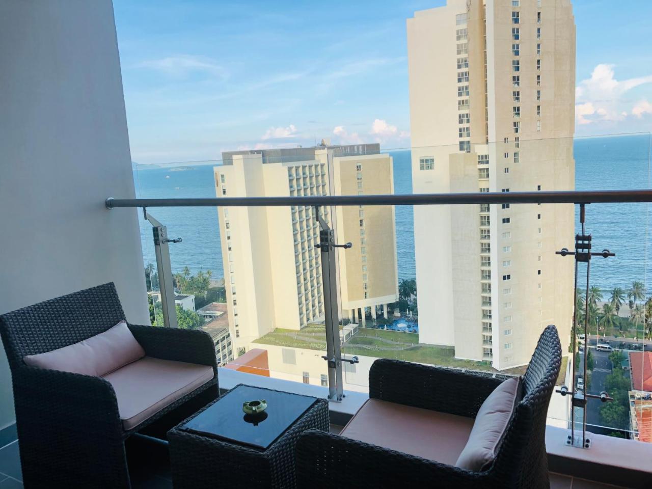 Atlantica Balcony Ocean View Serviced Apartment Nha Trang Buitenkant foto